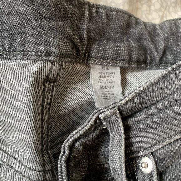 H & M mom jeans - Picture 2 of 3